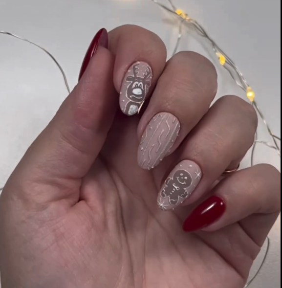 CHRISTMAS NAIL ART DESIGNS