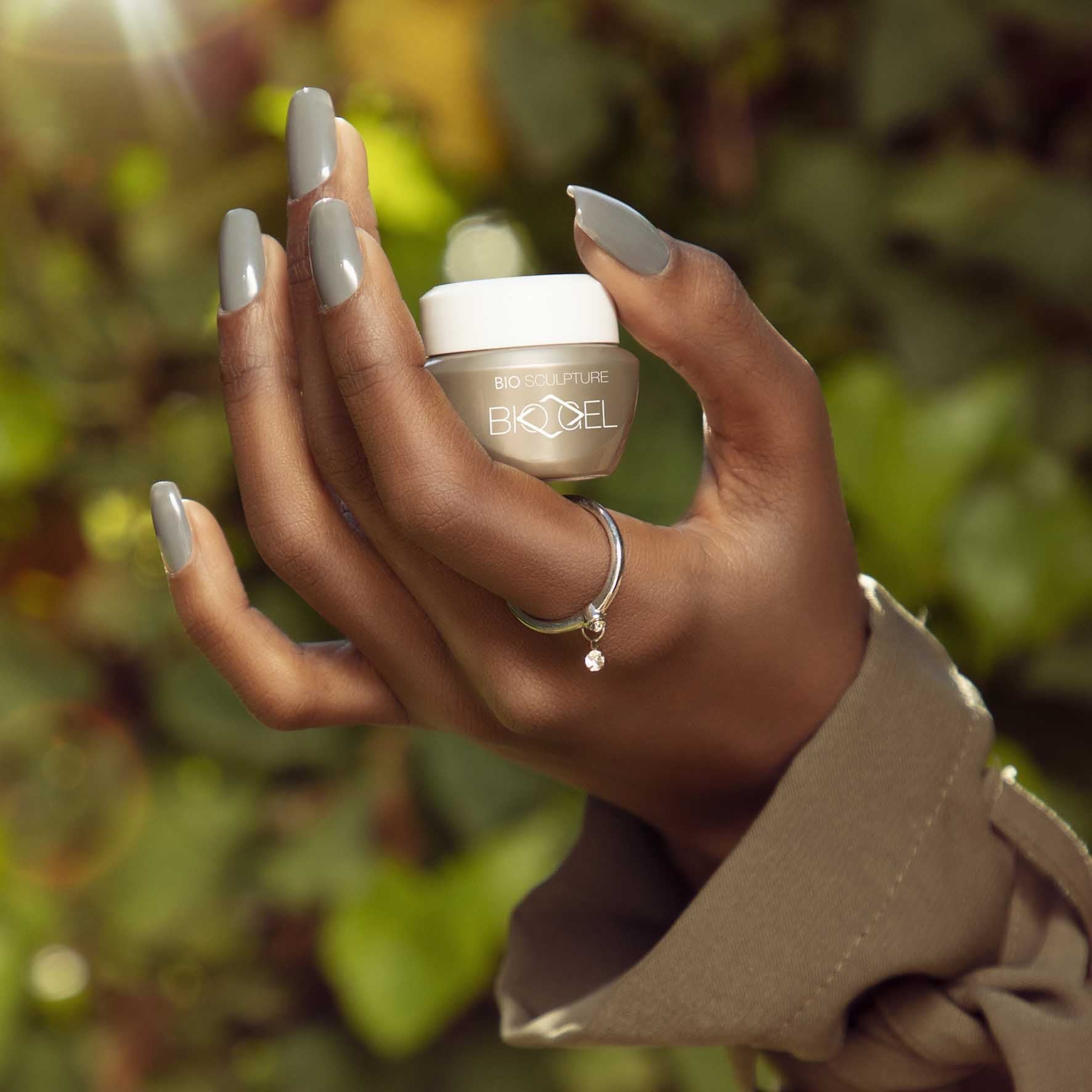 NO.267 - ORNAMENTED ARCH NAIL POLISH