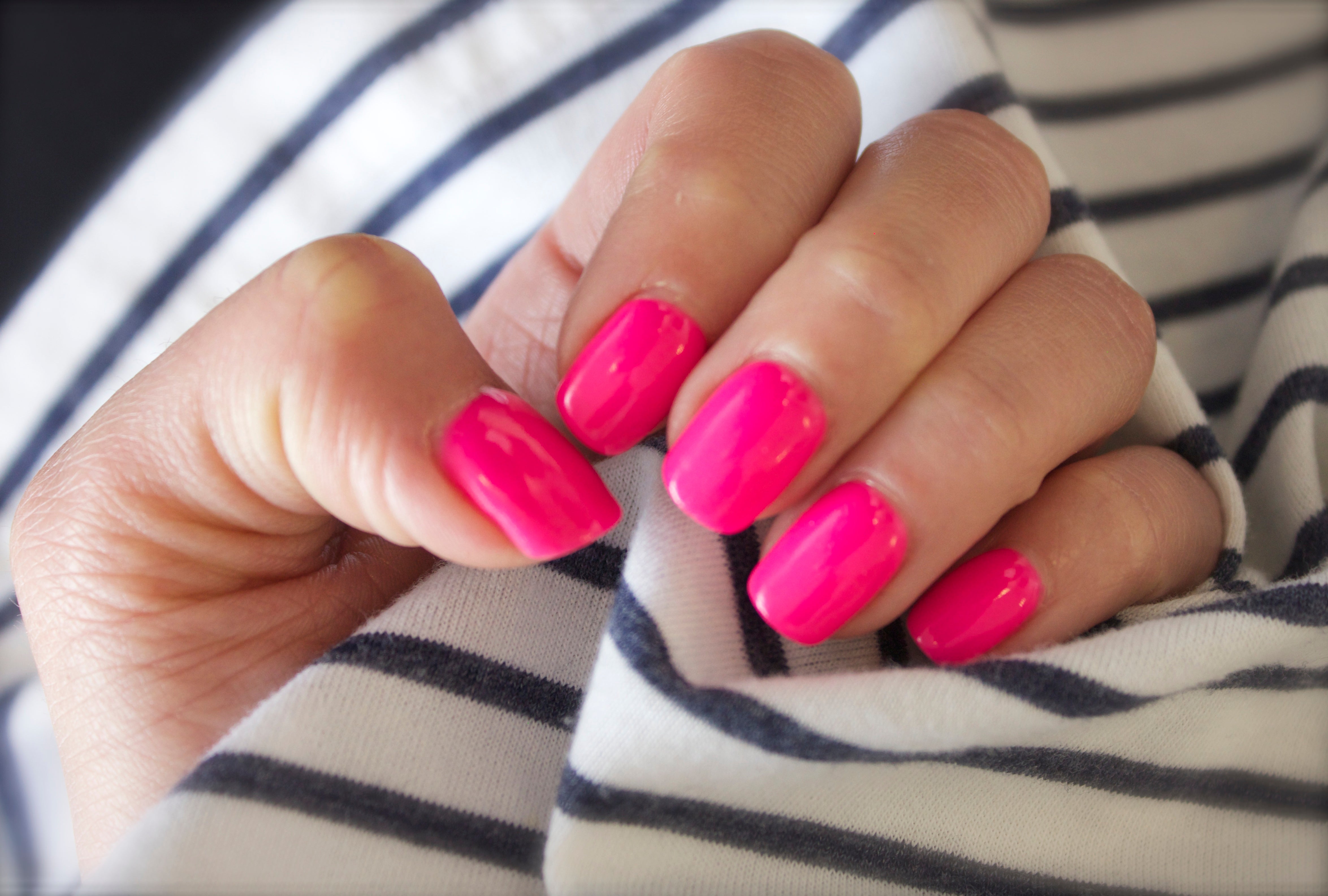 NO.105 JINKIE PINKIE NAIL POLISH