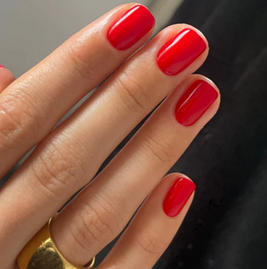 NO.19 PILLAR BOX RED NAIL POLISH
