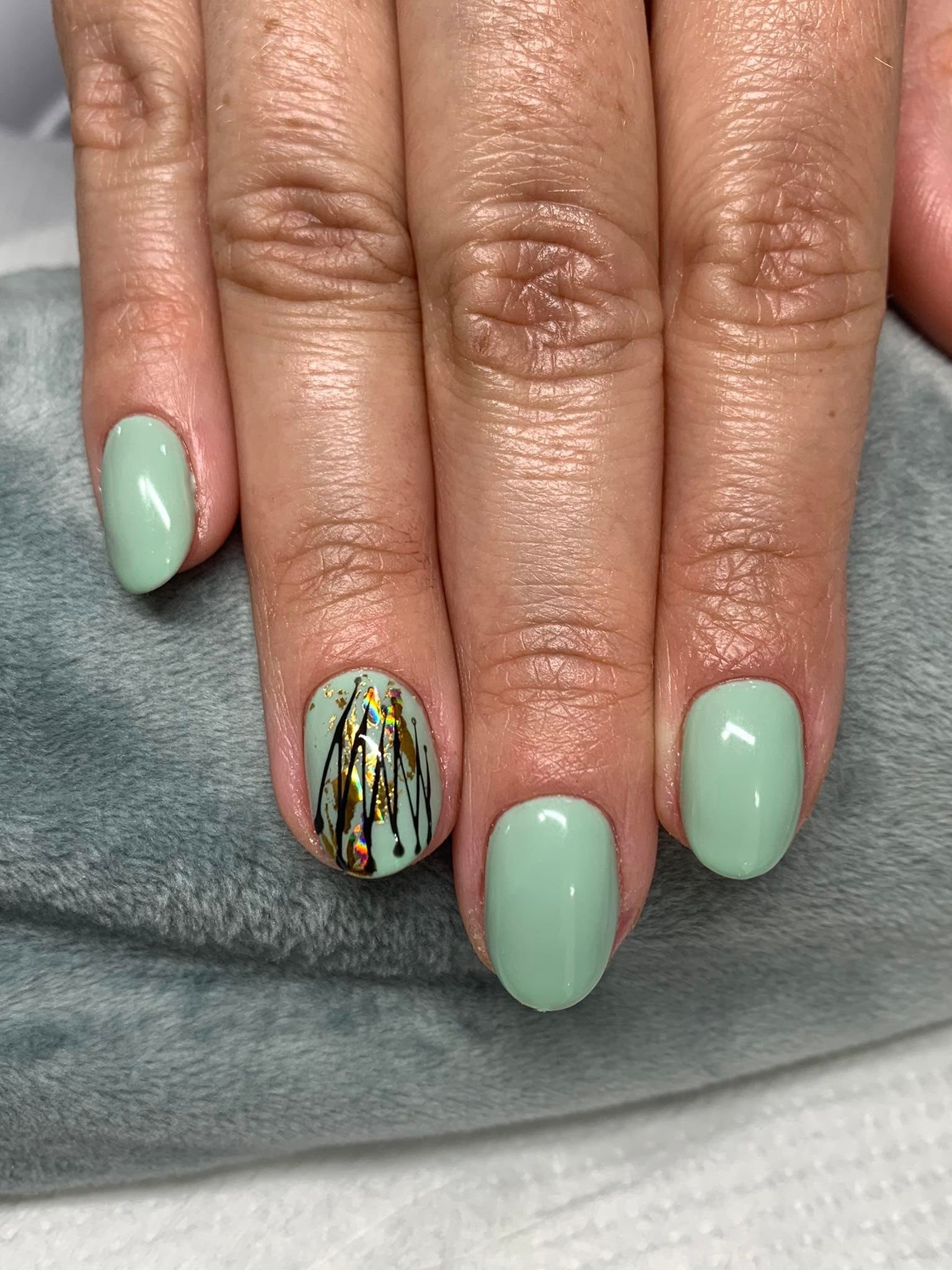 NO.100 - PISTACHIO GREEN