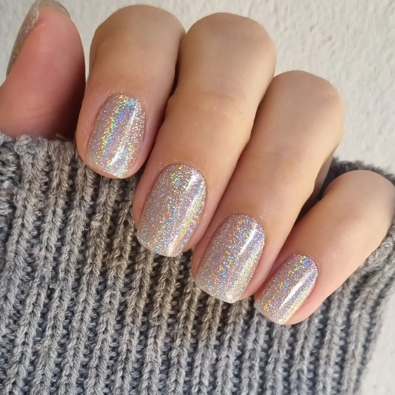HOLOGRAM DUST NAIL ART